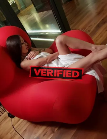 Amanda strapon Erotic massage Kampong Pasir Ris